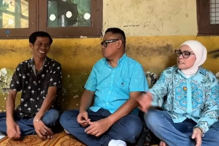 Viral Gerobak Pak Ajat Hanyut, Uya Kuya Langsung Turun Tangan